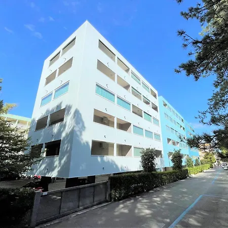 Bright Flat 100mt From The Sea 比比翁