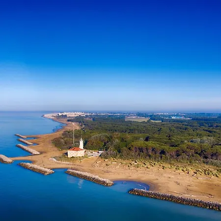 Bright Flat 100mt From The Sea *