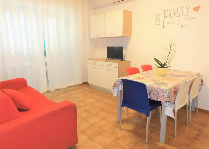 Appartamento Bright Flat 100mt From The Sea