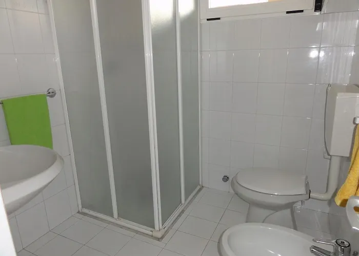 Bright Flat 100mt From The Sea