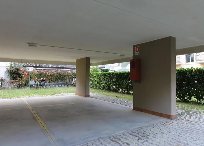 Bright Flat 100mt From The Sea